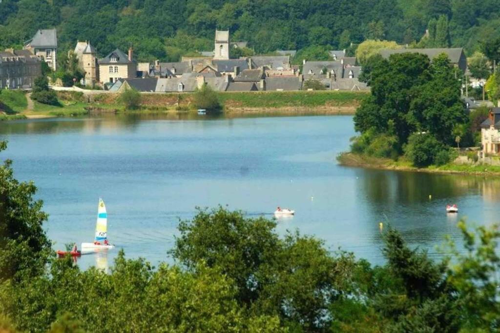 Appartement avec véranda centre ville Jugon-les-Lacs Esterno foto